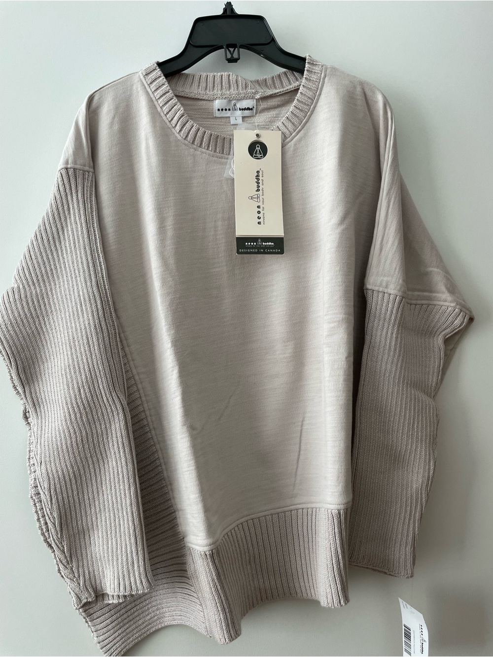 Neon Buddha Sea La Vie light grey ribbed sleeve sweater size L. NWT!